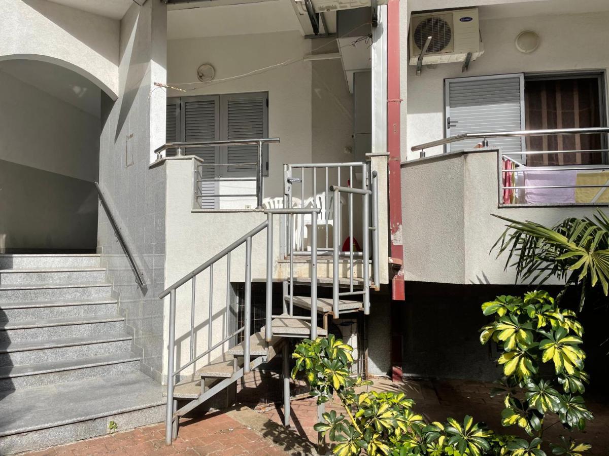 Apartments Zevs بودفا المظهر الخارجي الصورة